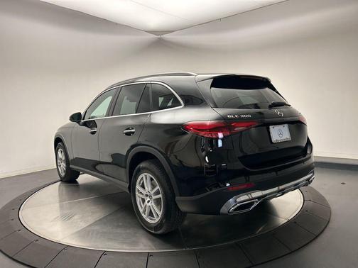 2026 Mercedes-Benz GLC 300 4MATIC