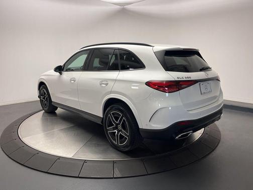 2025 Mercedes-Benz GLC 300 4MATIC