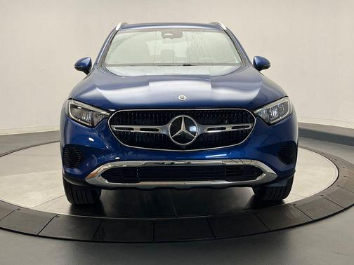 2025 Mercedes-Benz GLC 300 
