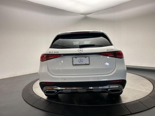 2026 Mercedes-Benz GLC 300 4MATIC