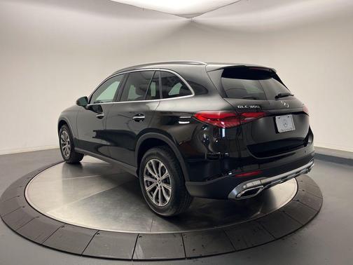 2026 Mercedes-Benz GLC 300 4MATIC