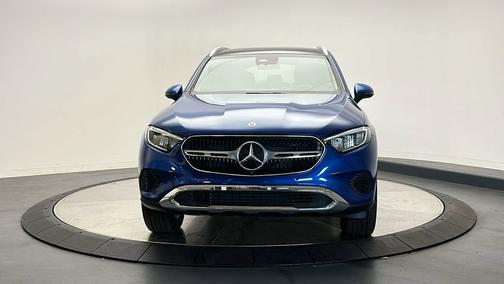 2025 Mercedes-Benz GLC 300