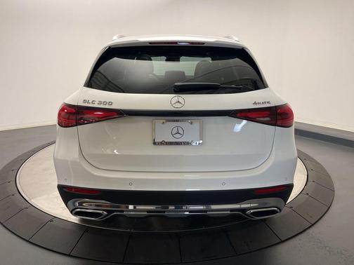 2026 Mercedes-Benz GLC 300 4MATIC