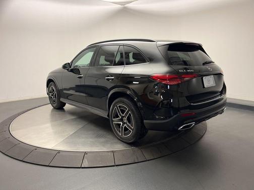 2025 Mercedes-Benz GLC 300 4MATIC