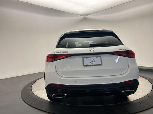 2026 Mercedes-Benz GLC 300 4MATIC