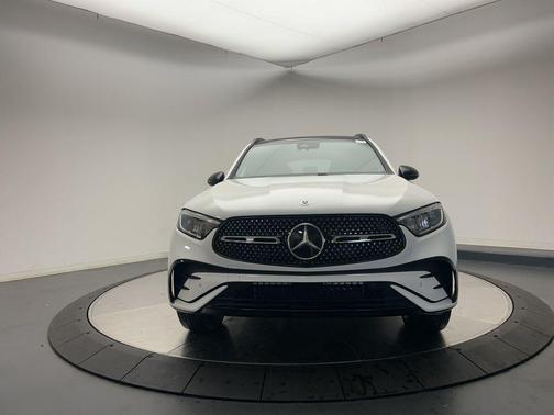 2026 Mercedes-Benz GLC 300 4MATIC