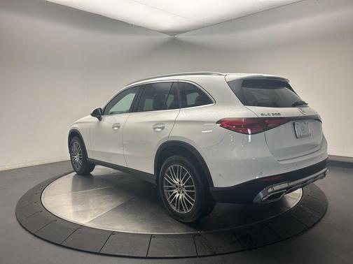 2026 Mercedes-Benz GLC 300 4MATIC