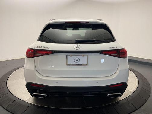 2026 Mercedes-Benz GLC 300 4MATIC