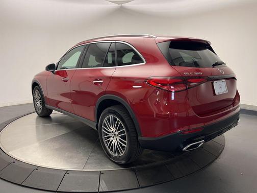 2026 Mercedes-Benz GLC 300 4MATIC