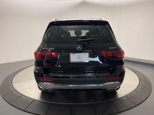 2025 Mercedes-Benz GLB 250 4MATIC