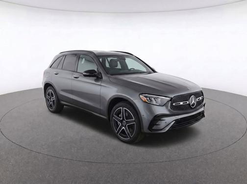 Selenite Grey Metallic 2023 Mercedes-Benz GLC 300