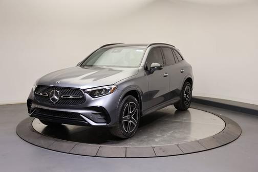Selenite Grey Metallic 2023 Mercedes-Benz GLC 300