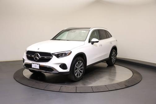 Polar White 2026 Mercedes-Benz GLC 300