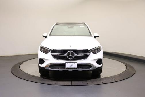 Polar White 2026 Mercedes-Benz GLC 300