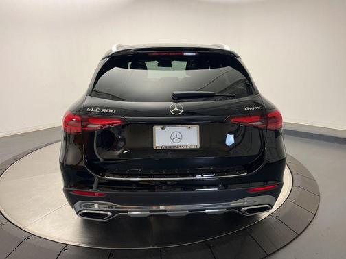 2026 Mercedes-Benz GLC 300 4MATIC