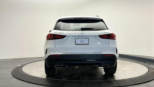 2025 Mercedes-Benz GLA 250 4MATIC