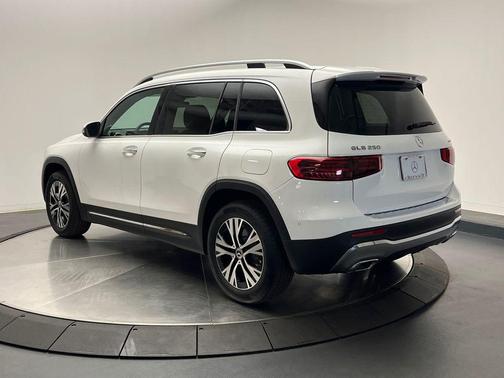 2025 Mercedes-Benz GLB 250 4MATIC