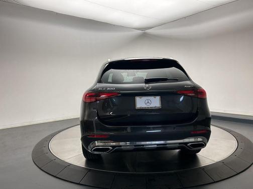 2026 Mercedes-Benz GLC 300 4MATIC