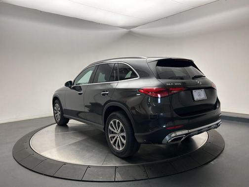 2026 Mercedes-Benz GLC 300 4MATIC