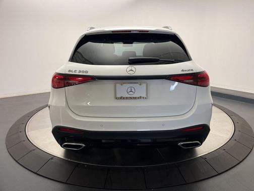 2026 Mercedes-Benz GLC 300 4MATIC