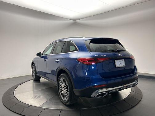 2026 Mercedes-Benz GLC 300 4MATIC