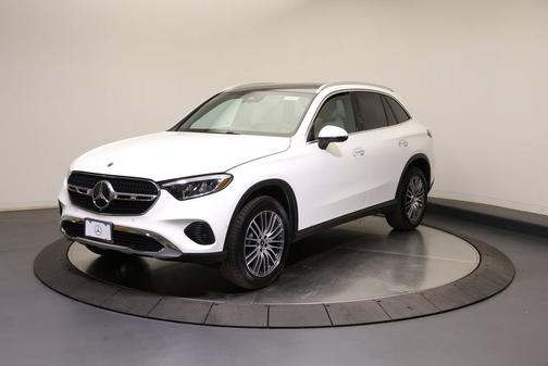Polar White 2026 Mercedes-Benz GLC 300