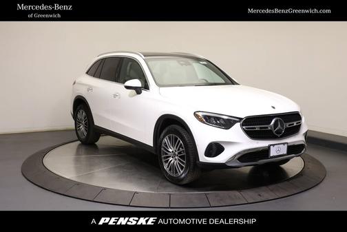 Polar White 2026 Mercedes-Benz GLC 300