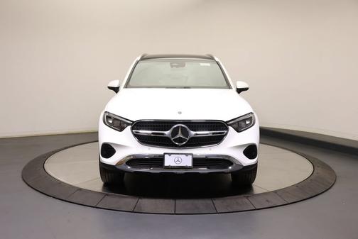 Polar White 2026 Mercedes-Benz GLC 300