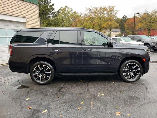 2022 Chevrolet Tahoe 4WD RST