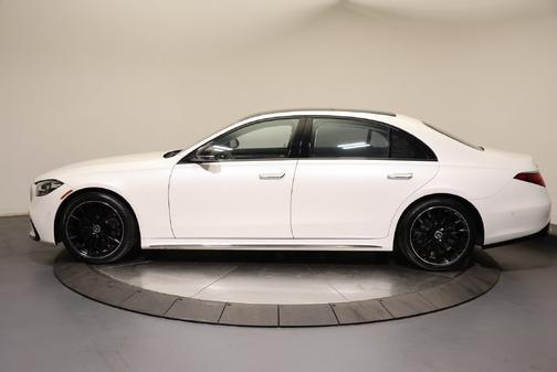 MANUFAKTUR Diamond White 2023 Mercedes-Benz S-Class