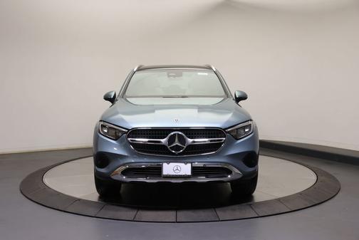 Verde Silver Metallic 2026 Mercedes-Benz GLC 300 4MATIC
