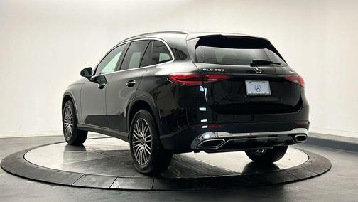 2025 Mercedes-Benz GLC 300 4MATIC