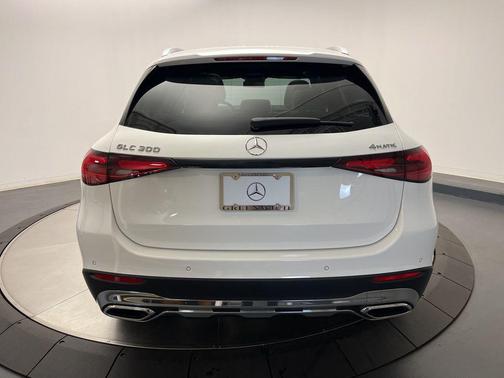 2026 Mercedes-Benz GLC 300 4MATIC