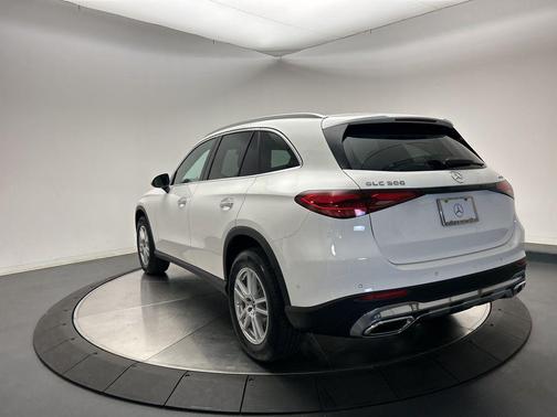 2026 Mercedes-Benz GLC 300 4MATIC