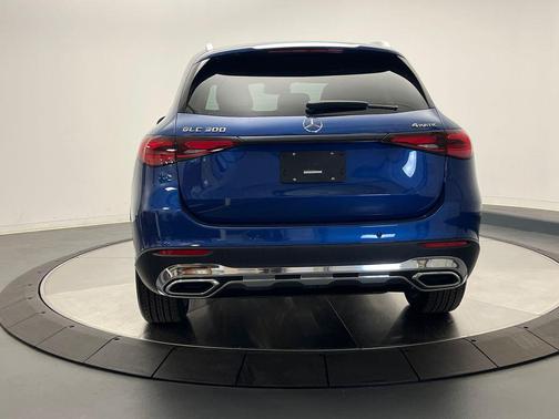 2025 Mercedes-Benz GLC 300 4MATIC