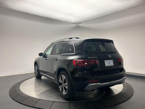2026 Mercedes-Benz GLB 250 4MATIC