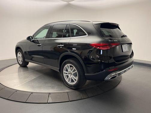 2026 Mercedes-Benz GLC 300 4MATIC