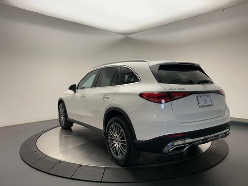 2026 Mercedes-Benz GLC 300 4MATIC
