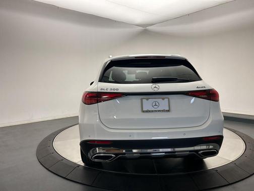 2026 Mercedes-Benz GLC 300 4MATIC
