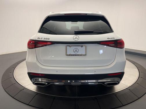 2026 Mercedes-Benz GLC 300 4MATIC