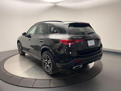 2026 Mercedes-Benz GLC 300 4MATIC