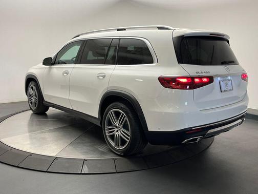 2025 Mercedes-Benz GLS 450 4MATIC