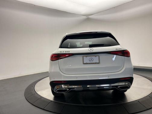 2026 Mercedes-Benz GLC 300 4MATIC