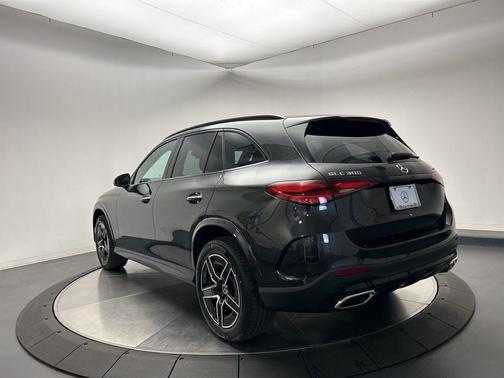 2026 Mercedes-Benz GLC 300 4MATIC
