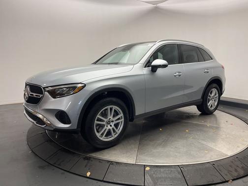 Cirrus Silver Metallic 2026 Mercedes-Benz GLC 300