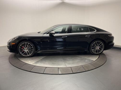 2022 Porsche Panamera 4S Executive