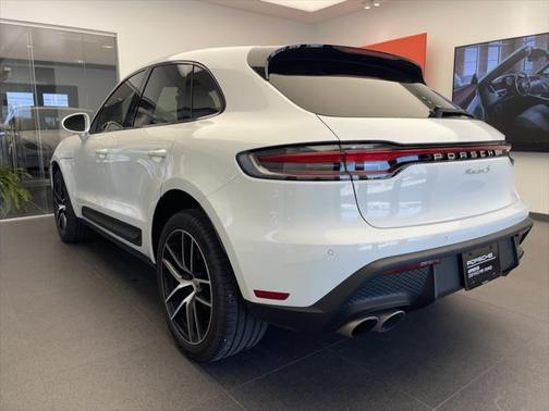2023 Porsche Macan Base