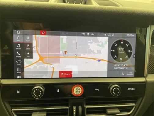 2023 Porsche Macan Base