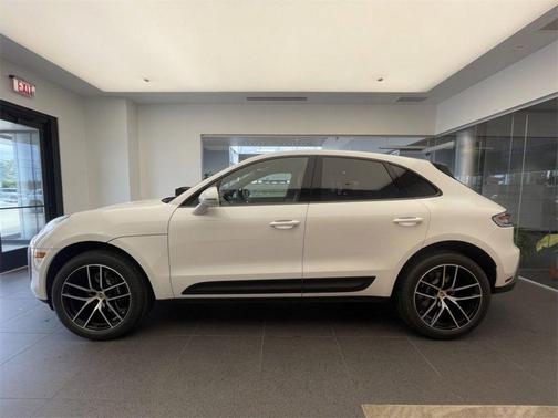 2025 Porsche Macan 