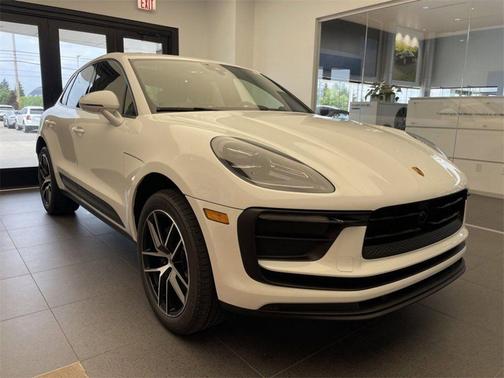 2025 Porsche Macan 